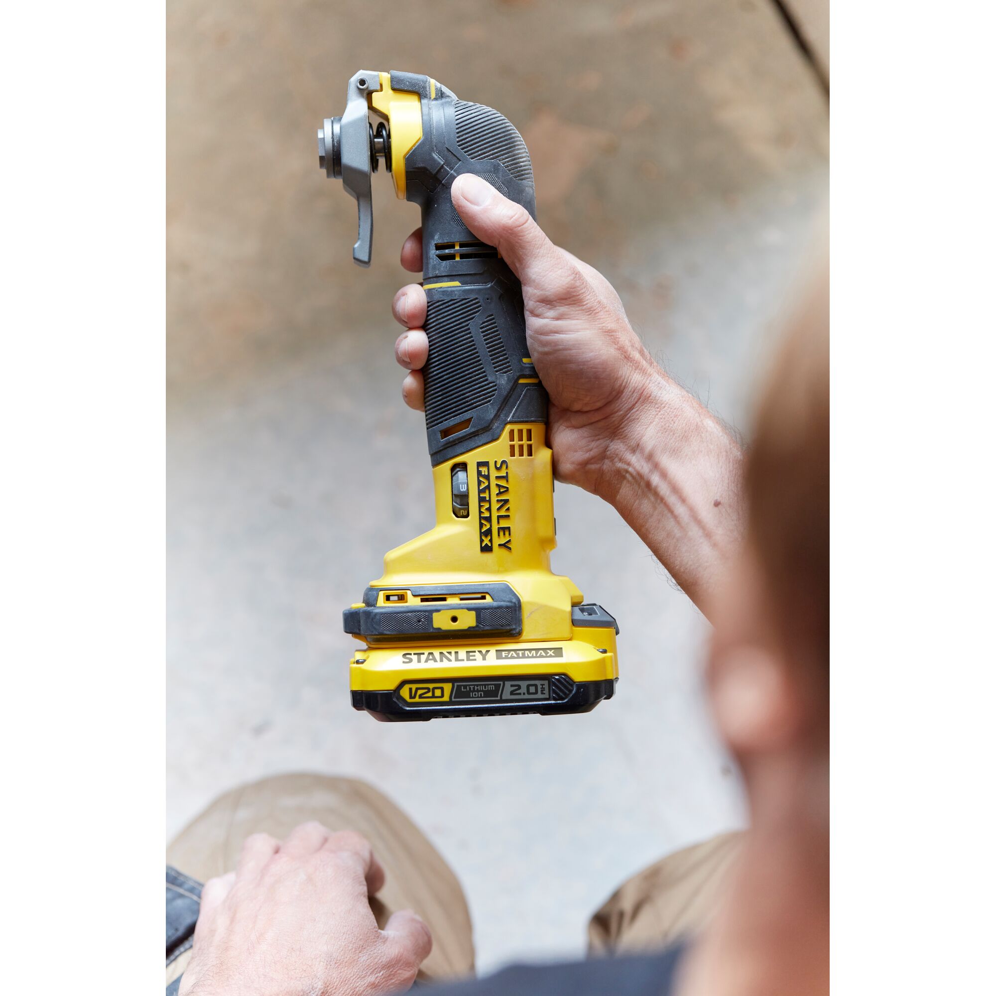 20V OSCILLATING CUTTING TOOL